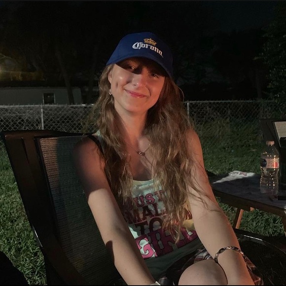 Meet your Posher, Chrissy - Picture 10 of 12